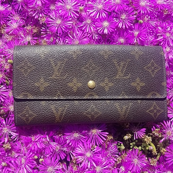 Louis Vuitton Accessories - Authentic Louis Vuitton wallet